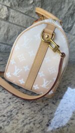 Louis Vuitton Speedy 25 Bandouliere By The Pool - Image 5