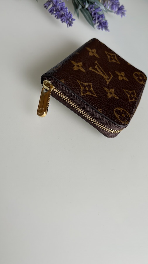 Louis Vuitton Neon Zippy Coin Card Case - LVLENKA Luxury Consignment