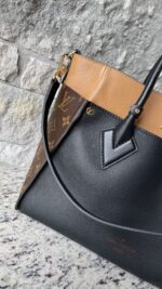 Louis Vuitton On My Side MM - Image 2