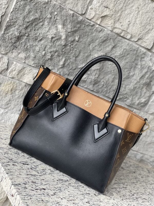 Louis Vuitton On My Side MM - Image 6