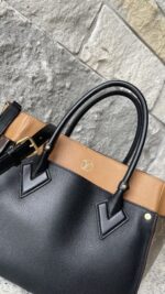 Louis Vuitton On My Side MM - Image 7