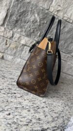Louis Vuitton On My Side MM - Image 8