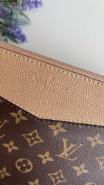 Louis Vuitton Daily Pouch Monogram Sesame - Image 5