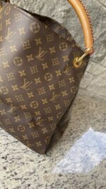 Louis Vuitton Artsy MM Monogram - Image 2