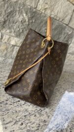 Louis Vuitton Artsy MM Monogram - Image 8