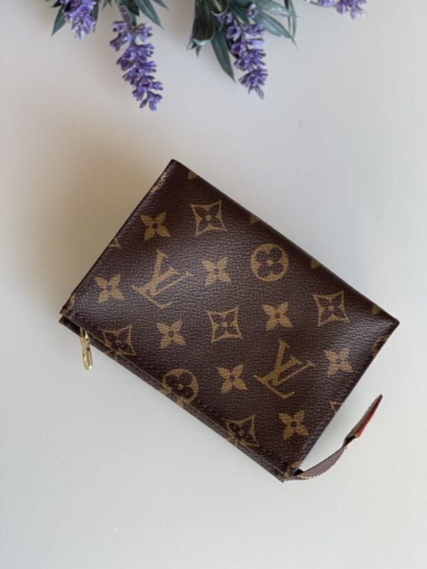 Louis Vuitton Toiletry 15 - Image 2