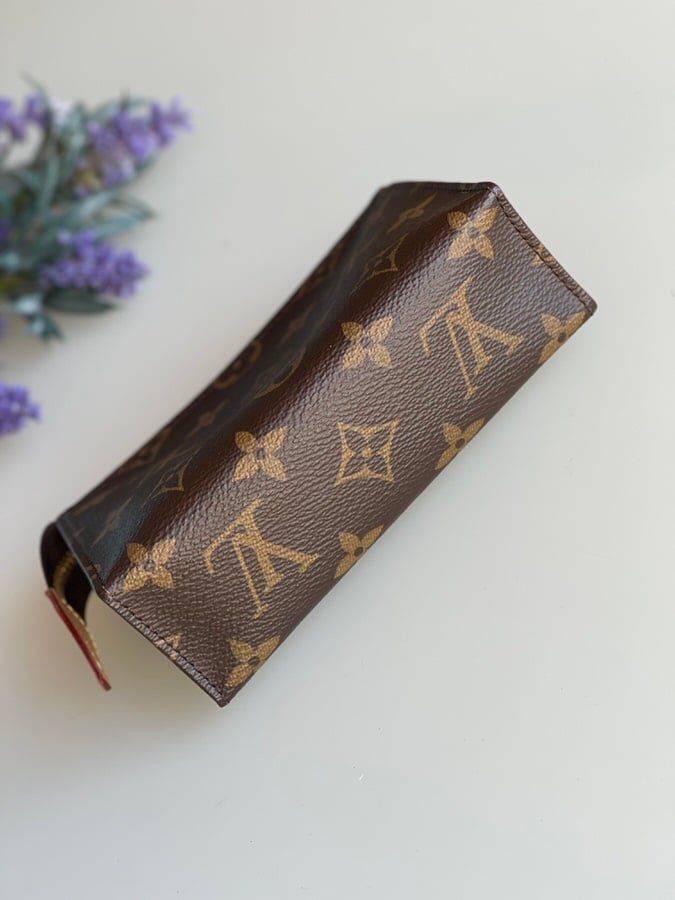 Louis Vuitton Toiletry 15 Monogram - LVLENKA Luxury Consignment