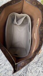 Louis Vuitton All In MM Monogram - Image 9