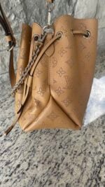 Louis Vuitton Bella Tote - Image 6