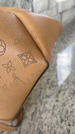 Louis Vuitton Bella Tote - Image 10