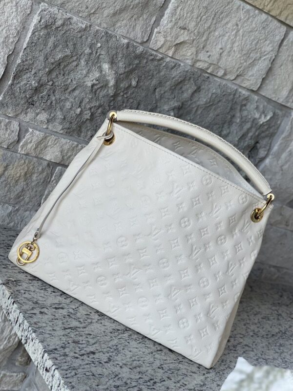 Louis Vuitton Artsy MM Empreinte Neige White - Image 1