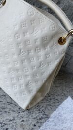 Louis Vuitton Artsy MM Empreinte Neige White - Image 4