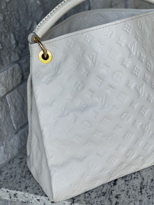 Louis Vuitton Artsy MM Empreinte Neige White - Image 8