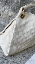 Louis Vuitton Artsy MM Empreinte Neige White - Image 9