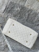 Louis Vuitton Artsy MM Empreinte Neige White - Image 14