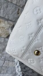 Louis Vuitton Artsy MM Empreinte Neige White - Image 18