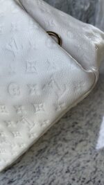Louis Vuitton Artsy MM Empreinte Neige White - Image 21