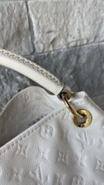 Louis Vuitton Artsy MM Empreinte Neige White - Image 23