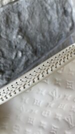 Louis Vuitton Artsy MM Empreinte Neige White - Image 24