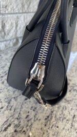 Givenchy Small Antigona Dark Blue Goatskin - Image 7