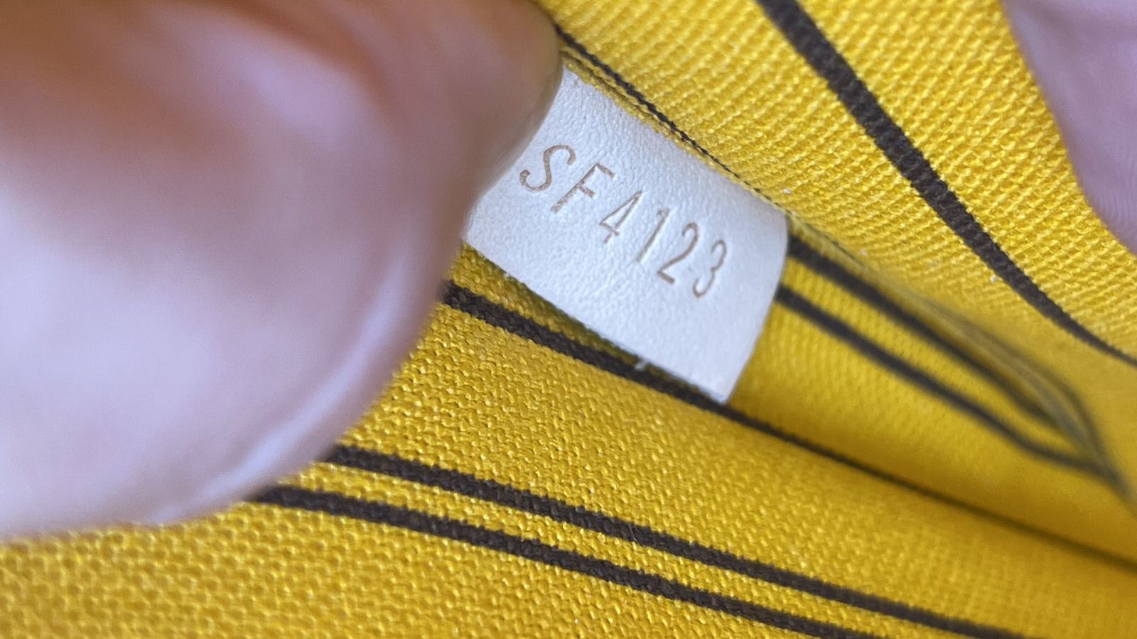 Louis Vuitton Neverfull MM GM Pouch Monogram Mimosa Safran