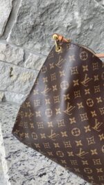 Louis Vuitton Graceful MM Monogram Beige - Image 2