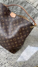 Louis Vuitton Graceful MM Monogram Beige - Image 4