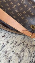Louis Vuitton Graceful MM Monogram Beige - Image 15