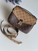 Louis Vuitton Pochette Metis Monogram Reverse