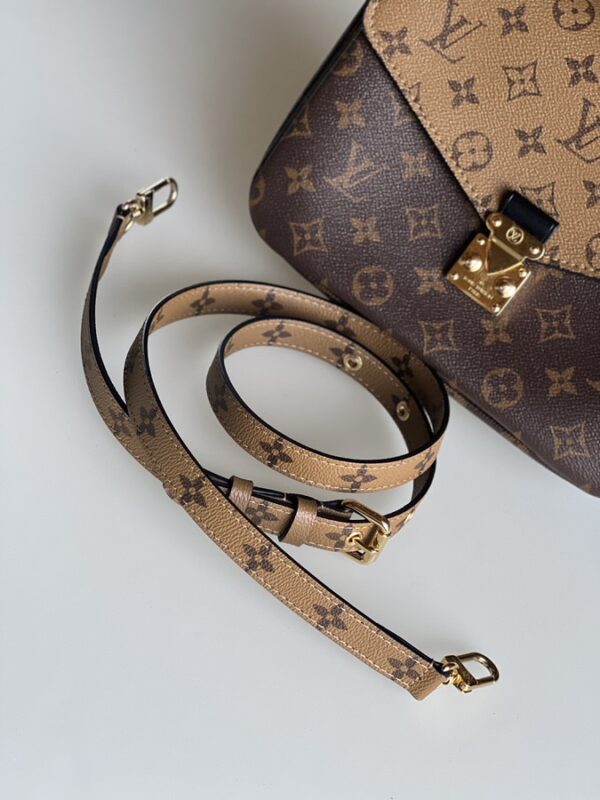 Louis Vuitton Pochette Metis Monogram Reverse - Image 2