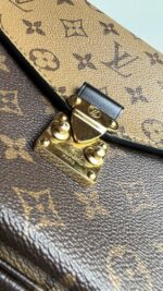 Louis Vuitton Pochette Metis Monogram Reverse - Image 4