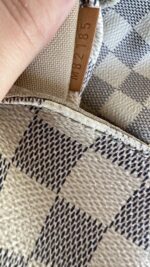 Louis Vuitton Totally MM Damier Azur - Image 19