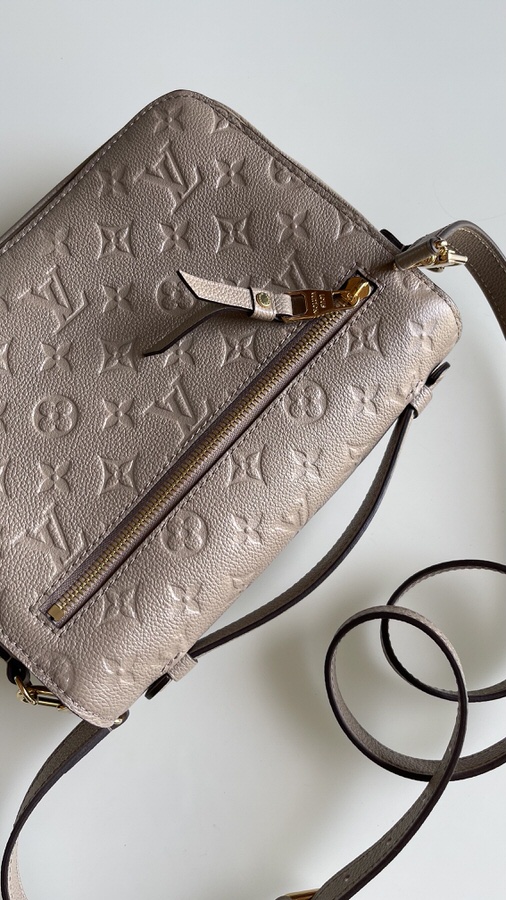 Louis Vuitton Pochette Metis Empreinte Turtledove - LVLENKA Luxury  Consignment