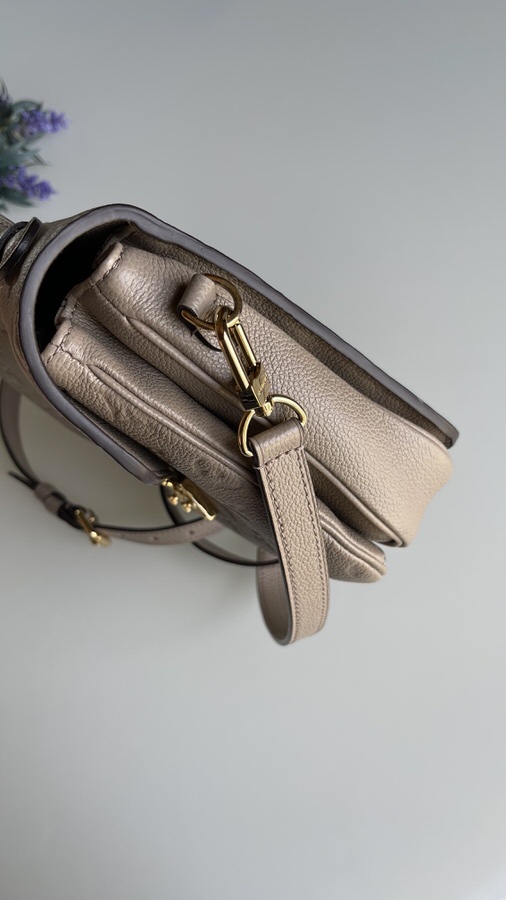 Louis Vuitton Pochette Metis Empreinte Turtledove - LVLENKA Luxury  Consignment