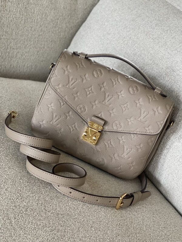 Louis Vuitton Pochette Metis Empreinte Turtledove - Image 16