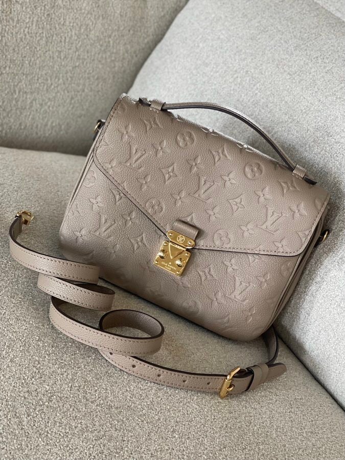 Louis Vuitton Empreinte Pochette Metis in Turtledove/Tourterelle LV,  Luxury, Bags & Wallets on Carousell