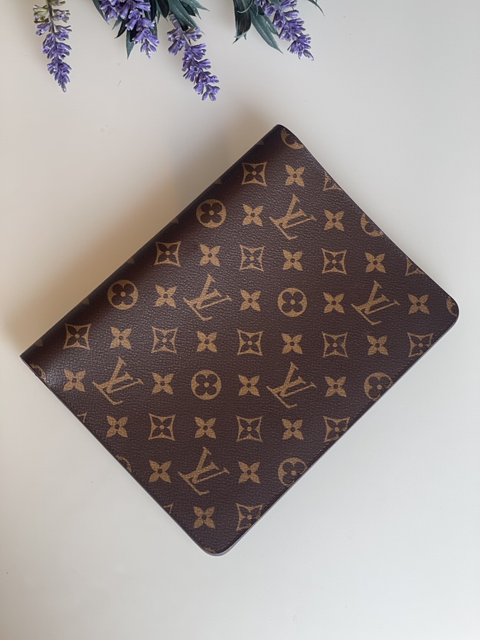 IMG_3337-1 Louis Vuitton Desk Agenda Monogram - Image 1