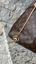 Louis Vuitton Artsy MM Monogram - Image 2
