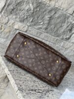 Louis Vuitton Artsy MM Monogram - Image 10