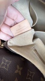 Louis Vuitton Artsy MM Monogram - Image 17