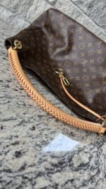 Louis Vuitton Artsy MM Monogram - Image 20
