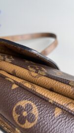 Louis Vuitton Pochette Metis Monogram Reverse - Image 6