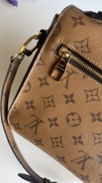 Louis Vuitton Pochette Metis Monogram Reverse - Image 9