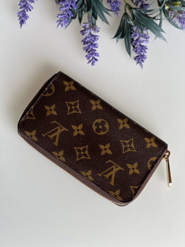 Louis Vuitton Old Style Zippy Wallet - Image 2