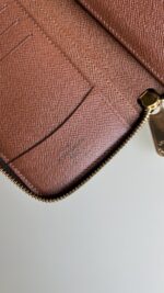 Louis Vuitton Old Style Zippy Wallet - Image 9