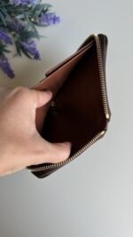 Louis Vuitton Old Style Zippy Wallet - Image 11
