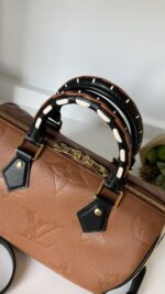 Louis Vuitton Wild At Heart Speedy 25 Bandouliere Camel - Image 6