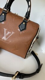 Louis Vuitton Wild At Heart Speedy 25 Bandouliere Camel - Image 11