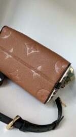Louis Vuitton Wild At Heart Speedy 25 Bandouliere Camel - Image 17