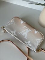 Louis Vuitton Large Pochette From Multi Pochette By The Pool - Image 5